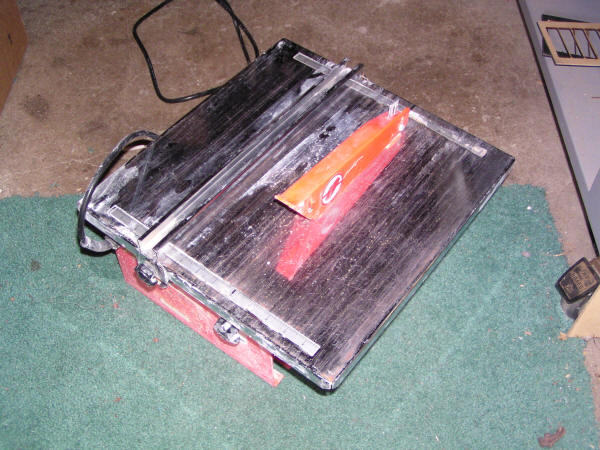 tile saw for cutting tile